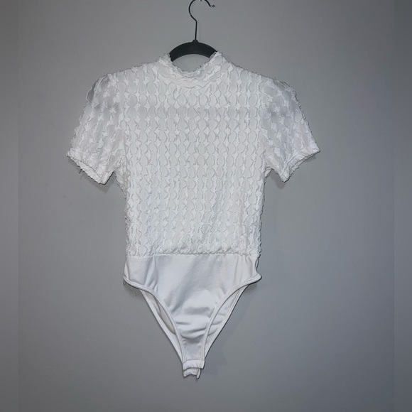 White Short Sleeve Bodysuit - Picture 5 of 8